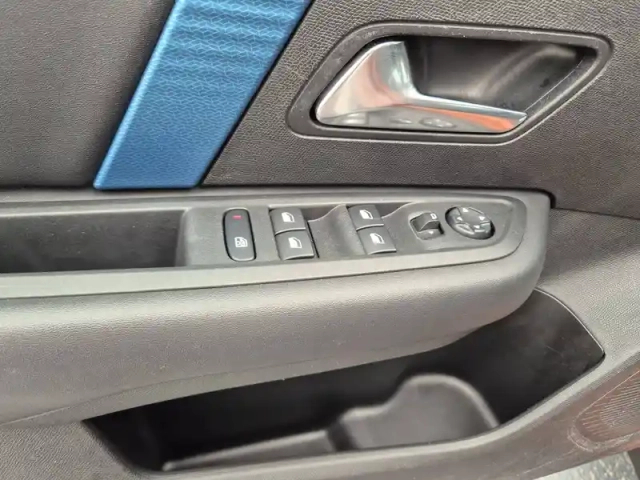 Citroën C4 e- 136 ch automatique — photo 22