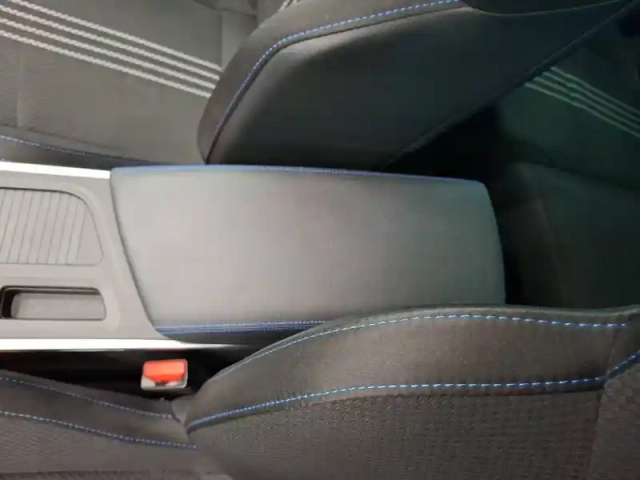 Renault Megane mégane iv berline tce 140 fap — photo 54