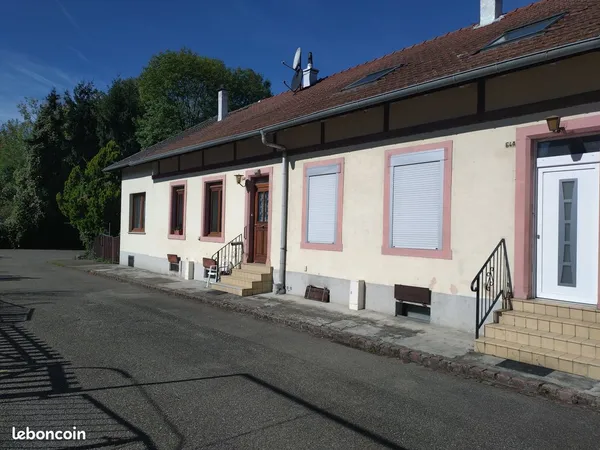 A VENDRE MAISON DE VILLE Mitoyenne
