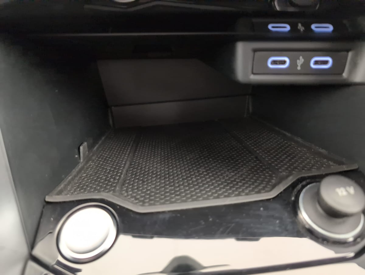 Volkswagen T-Roc — photo 20