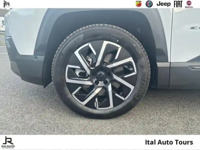 Jeep Compass electrique 213ch 157kw altitude prime cee de 3600? déduite — photo 11