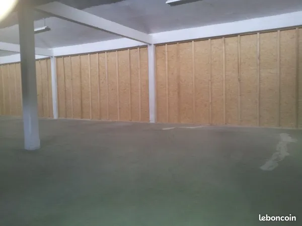 Local de stockage 300m2