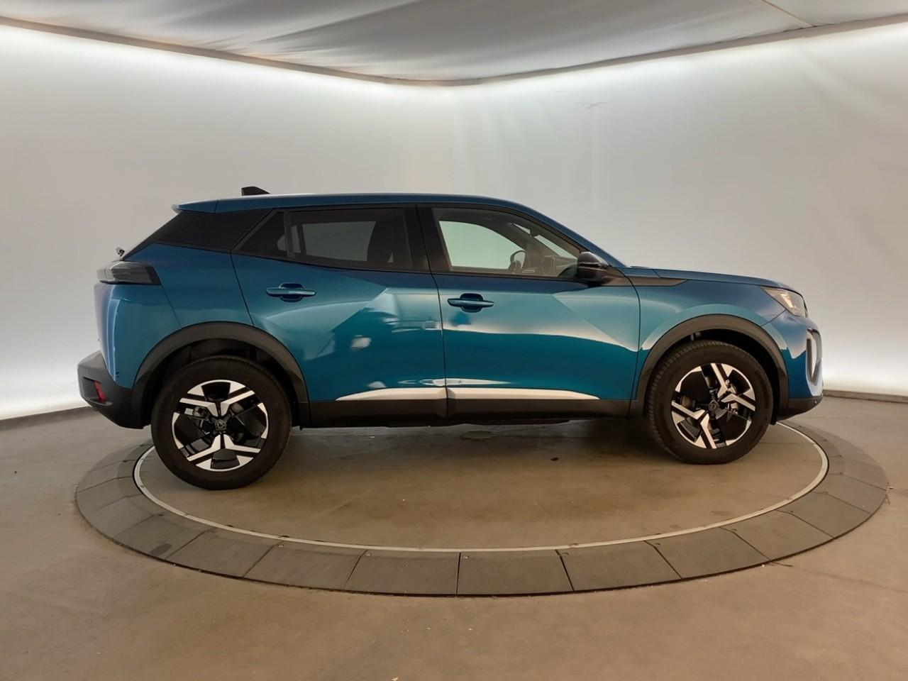 Peugeot 2008 hybrid 145 ch e-dcs6 allure — photo 4
