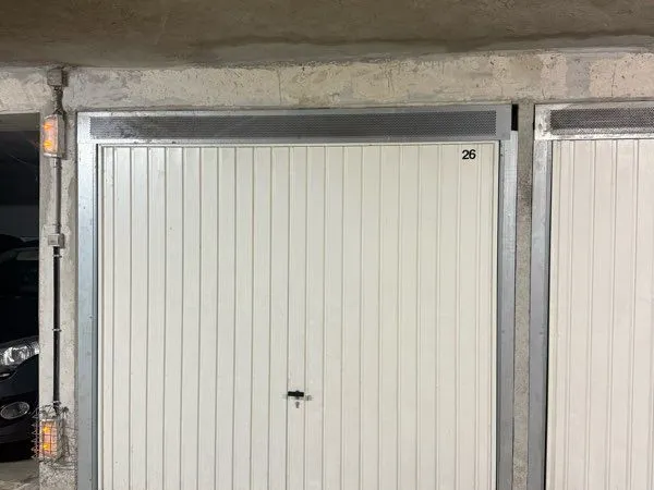 Garage / boxe à Vence