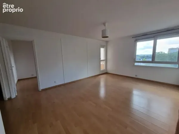 Appt 93.96m2 - 4 chambres 2 PARKINGS 2 BALCONS.