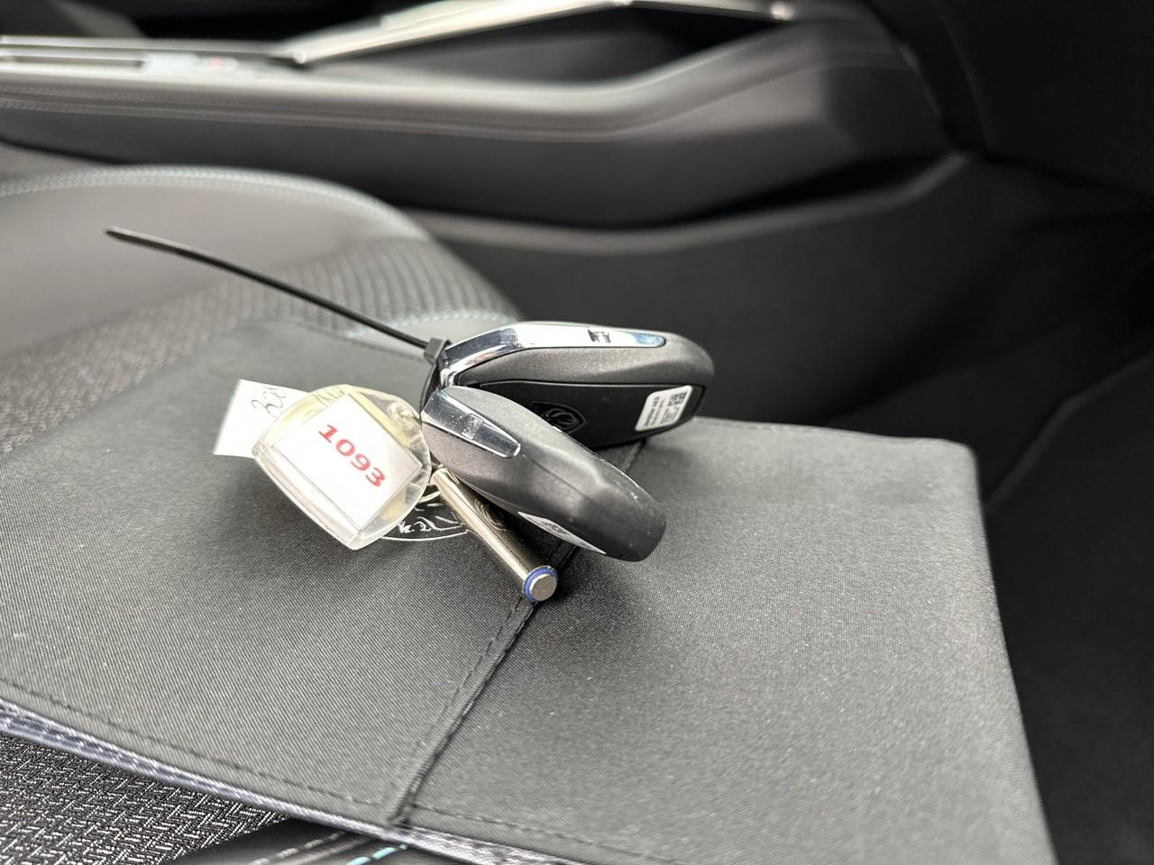 Peugeot 308 sw phev 180 e-eat8 allure pack — photo 35