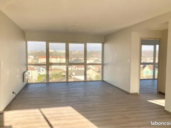 Lumineux T3 de 70m2 refait à neuf