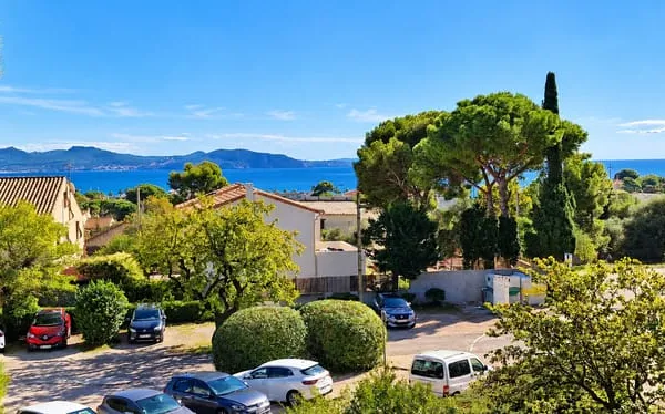 LA CIOTAT SPACIEUX T3/4 DE 91 M2 AVEC VUE MER, BALCONS ET