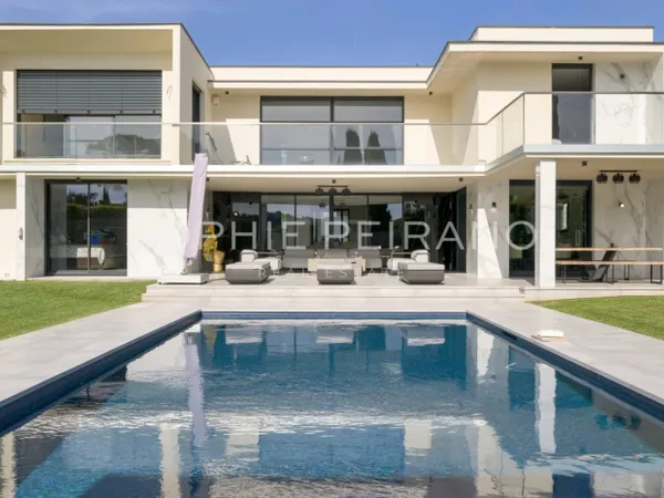 BIOT - VILLA 4 CHAMBRES AVEC PISCINE