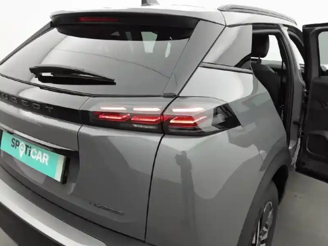 Peugeot 2008 hybrid 145 e-dcs6 — photo 40