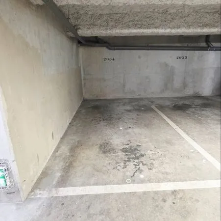 Place de parking a louer