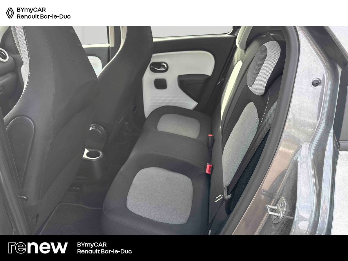 Renault Twingo III E-Tech — photo 12