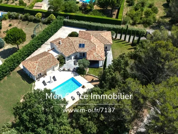 Vends maison récente - 220 m² - 8 pièces, 4 chambres - Simiane-Collongue 13109
