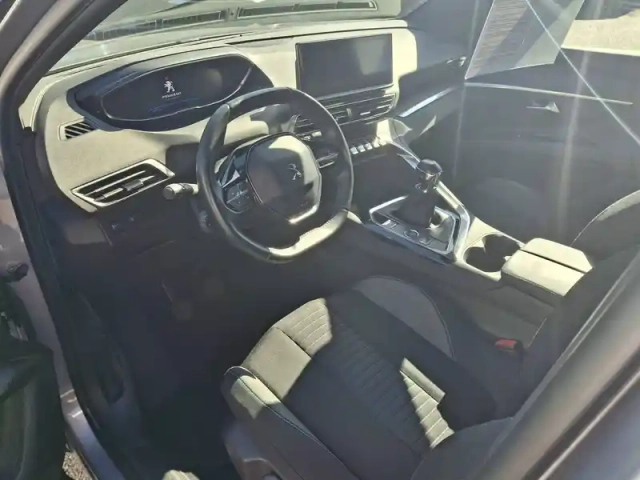 Peugeot 3008 puretech 130ch s&amp;s bvm6 — photo 13