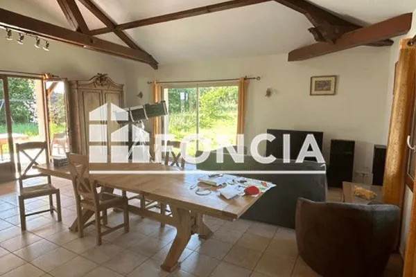 Maison Location Bessines-sur-Gartempe 7p 166m² 1131€