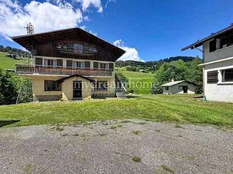 À VENDRE Ensemble immobilier de 3 chalets à Notr