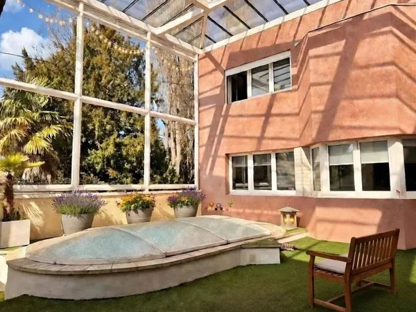 Maison contemporaine avec piscine - À deux pas de La Varenne