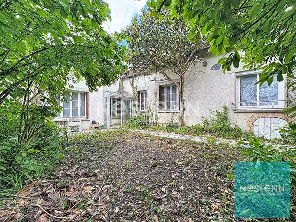 Longère édifiée sur un terrain de 700 m² environ à vendre à 10 minutes de Montereau-Fault-Yonne