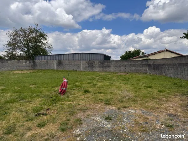 Terrain 850m2 constructible permis en cour de validité