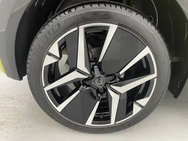 Peugeot 208 puretech 100 s&amp;s bvm6 — photo 51