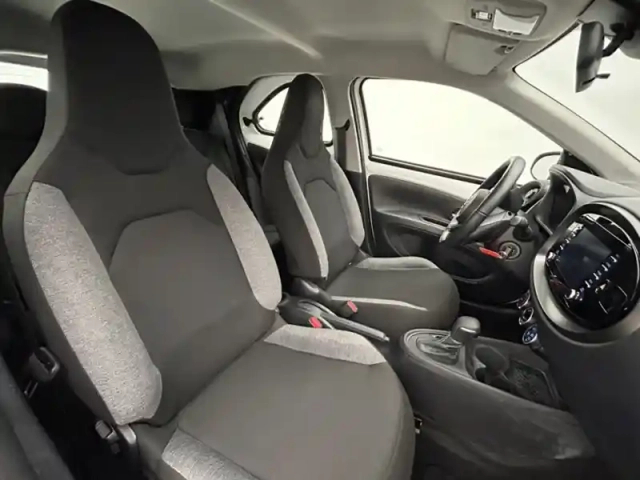 Toyota Aygo 1.0 s-cvt 72 dynamic — photo 22
