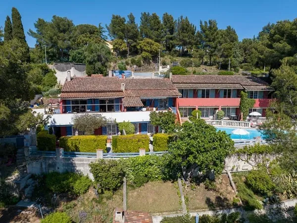 COUP DE COEUR BORMES Superbe Propriété 360 m2 /2155m² piscine garages parkings