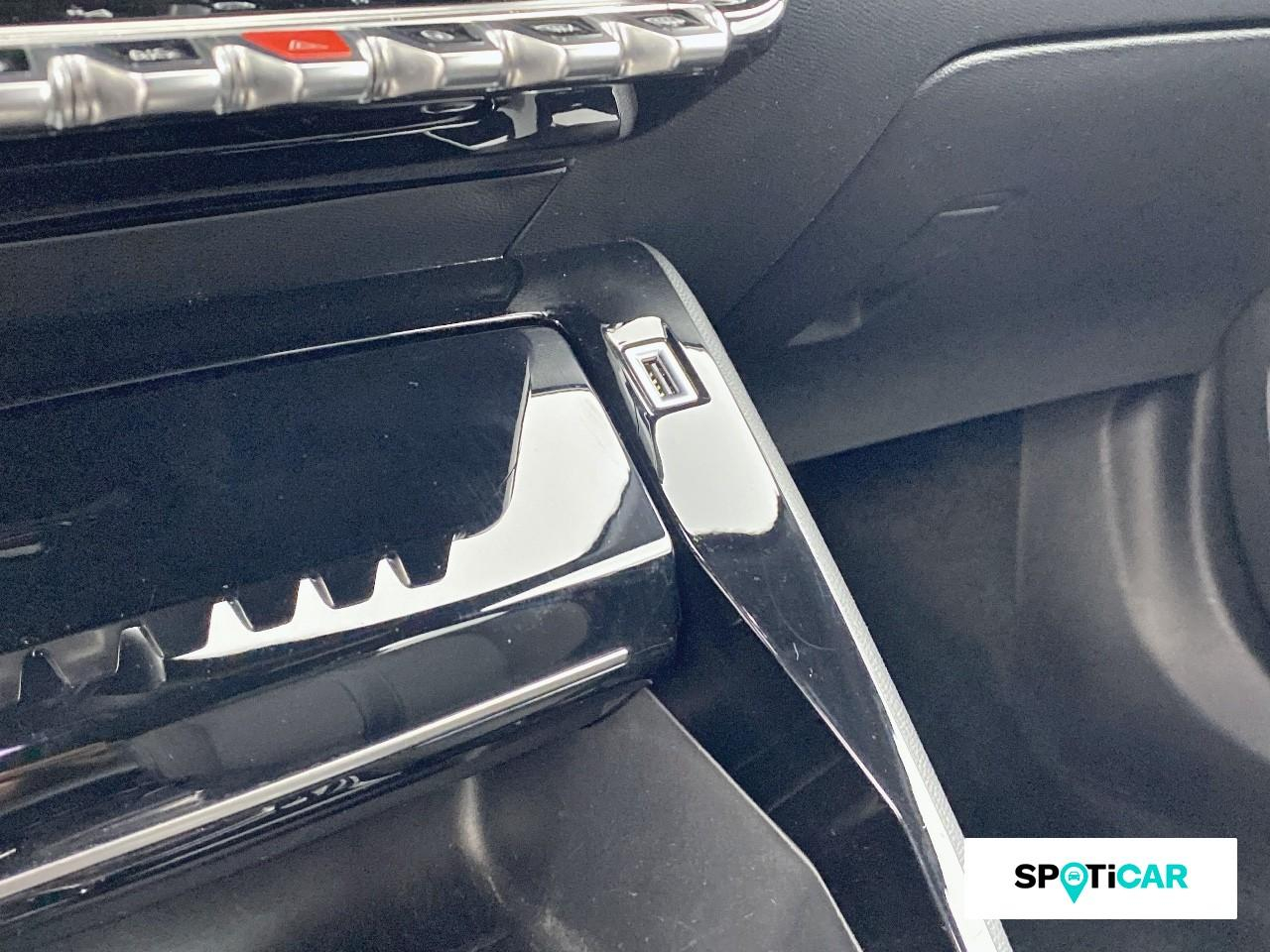 Peugeot 2008 1.2 puretech 130ch s&s allure pack eat8 — photo 17