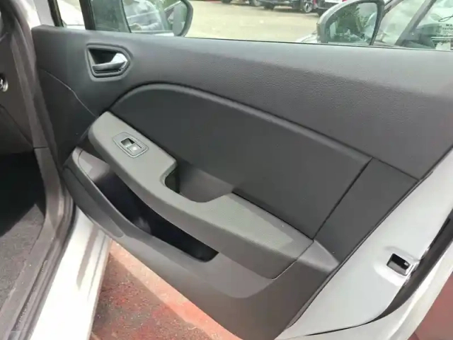 Renault Clio tce 90 ch gsr2 — photo 18