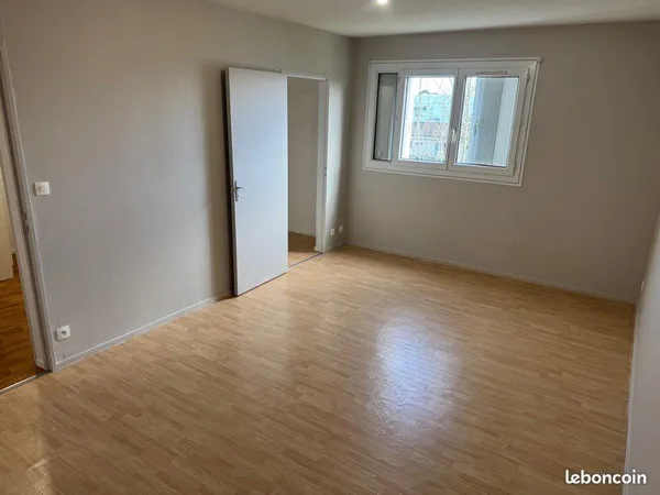 Appartement T2 de 38 m² entièrement rénové avec cellier - Centre-ville de Libourne