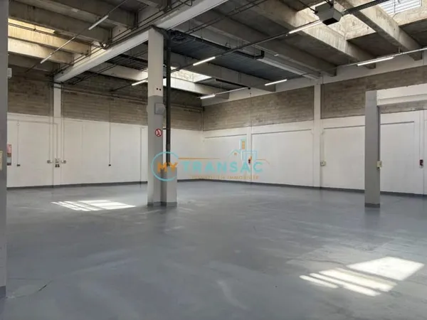 Aulnay-sous-Bois Parc : A louer entrepôt de 942m²