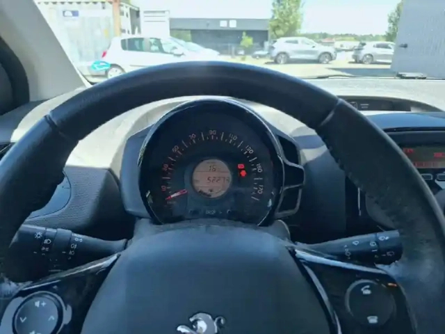 Peugeot 108 vti 72ch s&amp;s bvm5 — photo 10