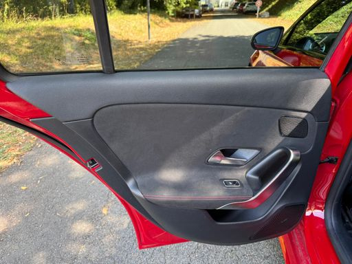 Mercedes Classe A 200 163 7G-DCT - Amg Line Edition – 2018 – 102883 km – Essence – Boîte Automatique — photo 27