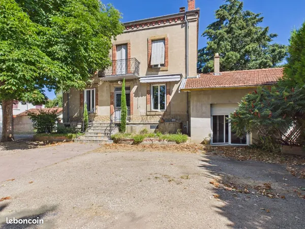 Maison bourgeoise avec dépendances