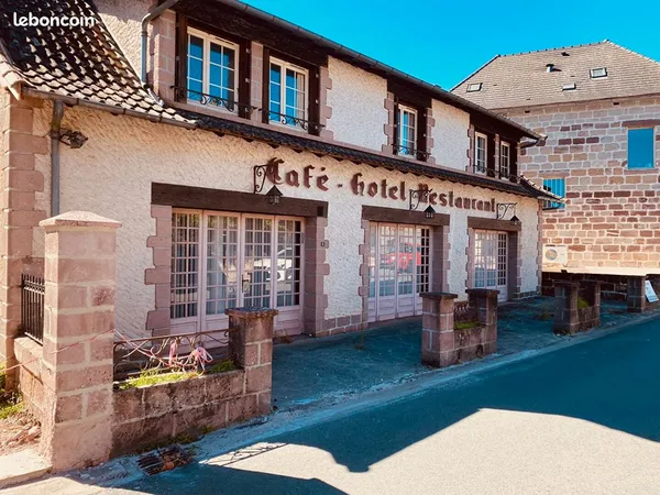 Maison 7 pièces 255 m²