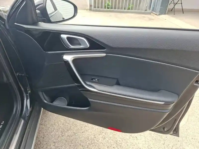 Kia Xceed 1.5l t-gdi 160 ch bvm6 — photo 24