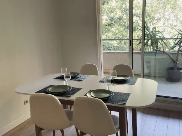 Loue appartement T3 de 72m² avec balcon et parking - Bordeaux Saint Genes