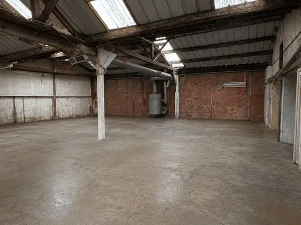 Local 320 m² Le Mans