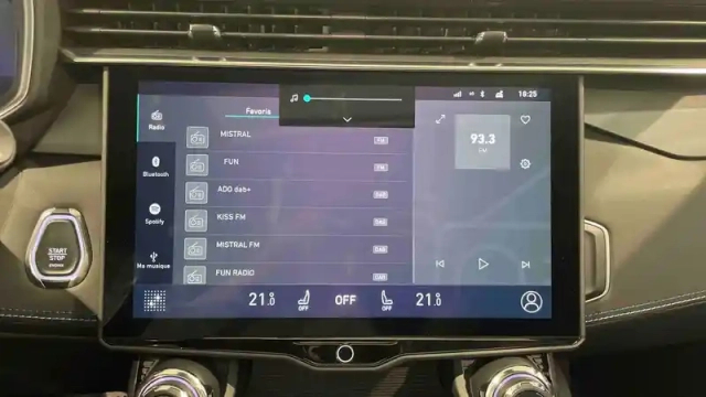 Lynk&Amp;Co 01 1.5 phev 261 ch dcth7 — photo 16