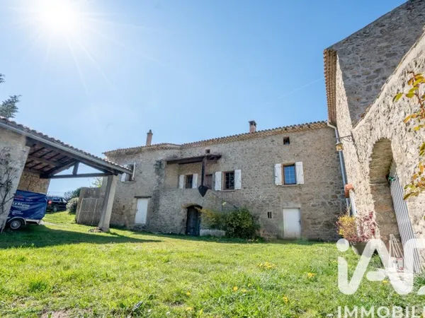 Maison 6 pièces 254 m²