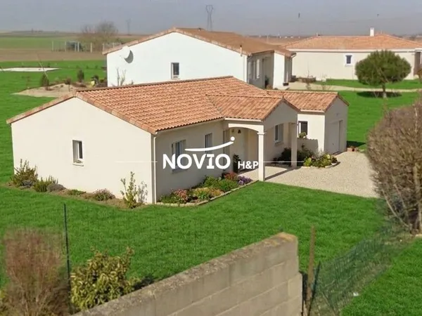 Terrain 600 m² VENDEUVRE DU POITOU