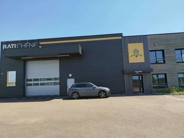 Bâtiment d'activité 1883m² à louer à Charolles