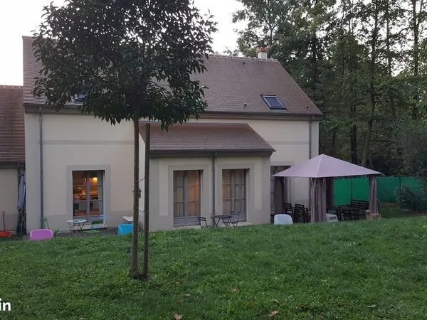 Maison spacieuse à louer, proche bois et commodités