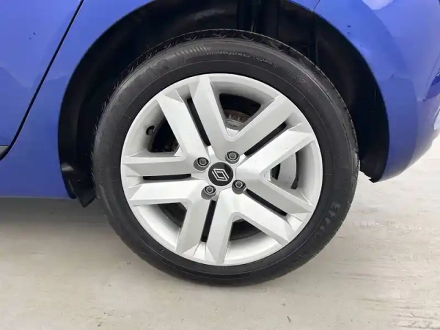 Renault Clio blue dci 100 — photo 20