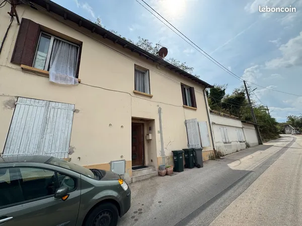 Maison T5 130 m² - 4 chambres - Grande terrasse 38 m² - Garage 25 m² - Saint-Fons