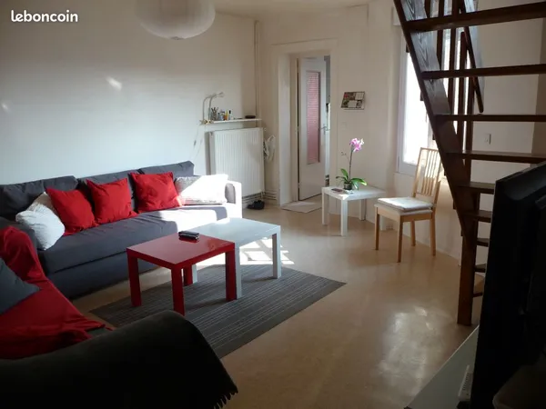 REIMS St Nicaise grand F3-F4 duplex 95 m2 au sol