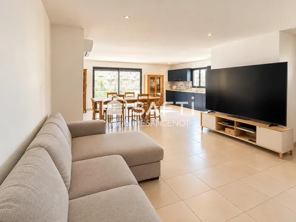 Maison T4 de plain pied - terrain piscinable de plus de 600 m²