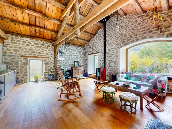 Maison 6 pièces 250 m²
