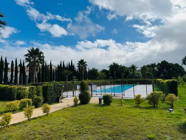 2 PIECES / GARAGE / PISCINE - BORMES LES MIMOSAS