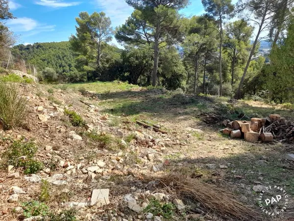 Terrain 2593 m²