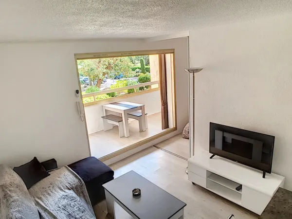2 pièces 25 m2 Location à l'année meublé